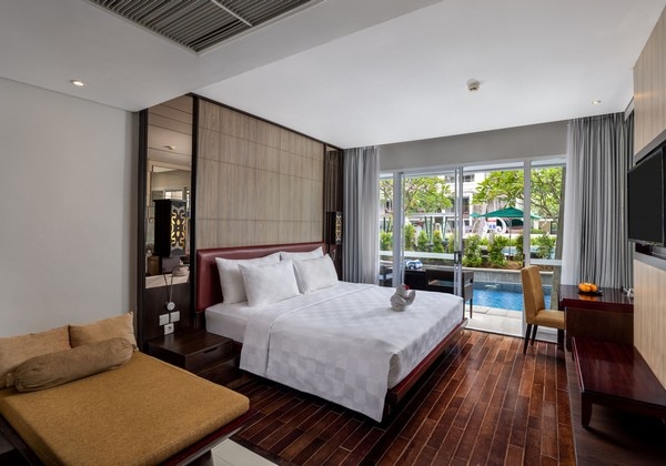 Grand Deluxe Plunge Pool