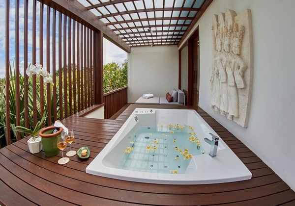 1 Bedroom Ocean View Suite Jacuzzi