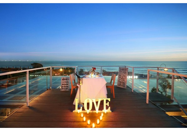 Romantic Dinner at Sun Deck