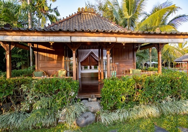 Paddy View Wooden Suite