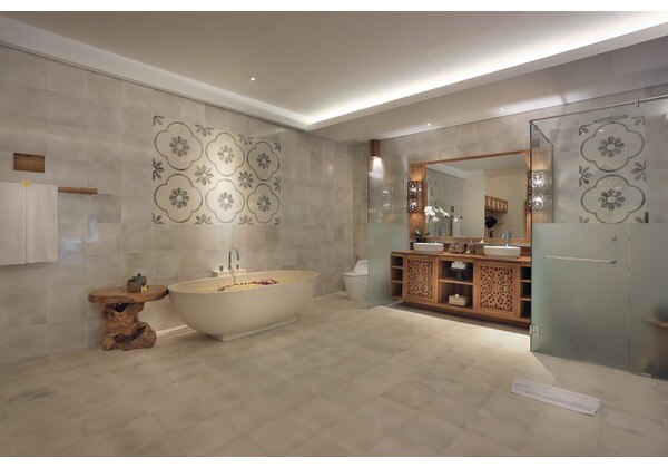 Royal Suite Spa Bath