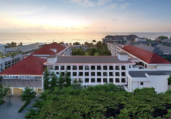 Hotel Facade Ocean View