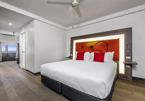 Junior Suite 1 King Bed
