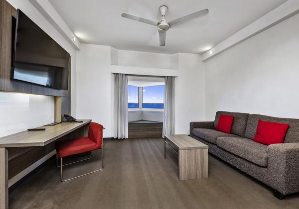 Junior Suite 1 King Bed Harbour View