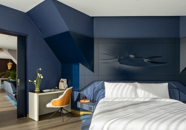 Ultimate ME+ Suite with Burj Khalifa vie