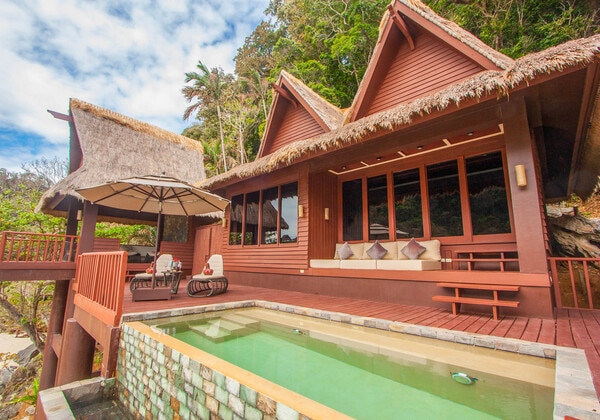 Sunrise View Cauayan Pool Villa