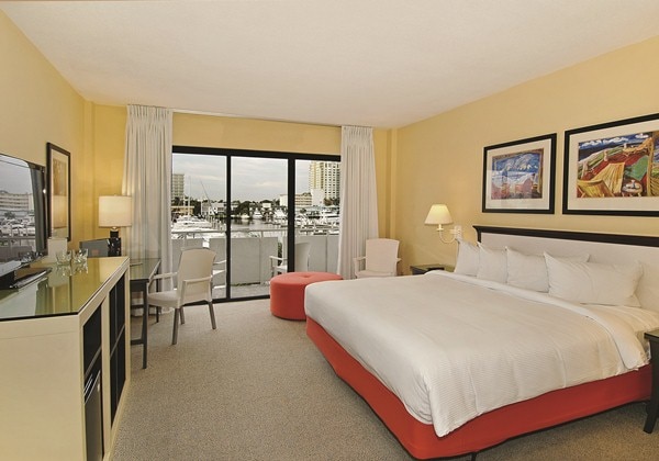 1 KING BED OCEAN VIEW-BALCONY-SMOKING