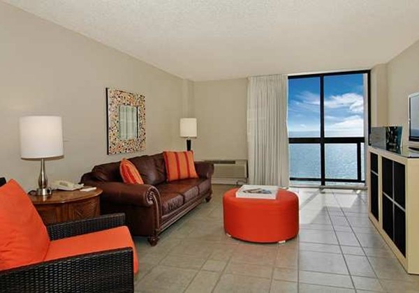 OCEANFRONT SUITE - TOWER - KING BED