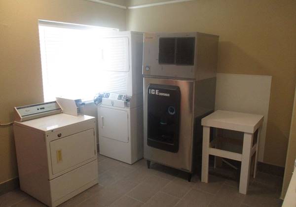 Guest Laundry and Ice Maker