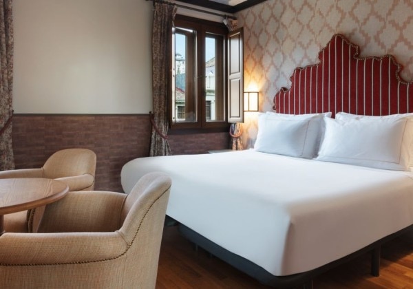 Deluxe King Gran Via View