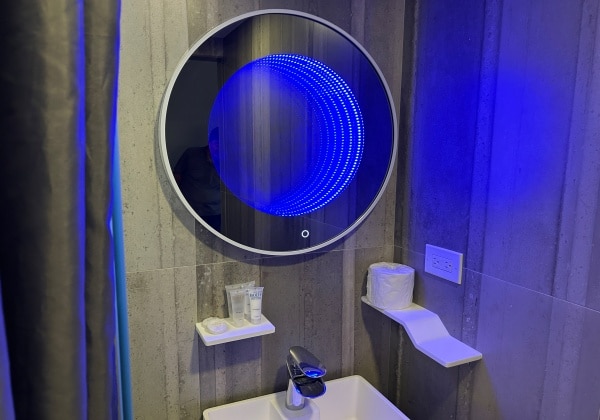 バスルームミラー