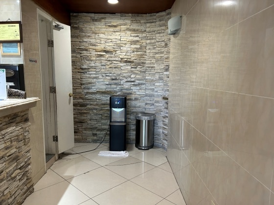 フロント横ウォーターサーバー