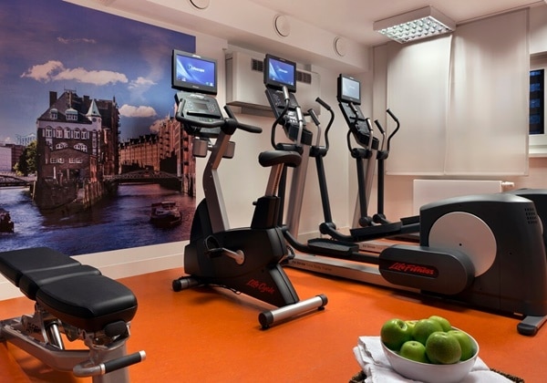 FITNESS ROOM