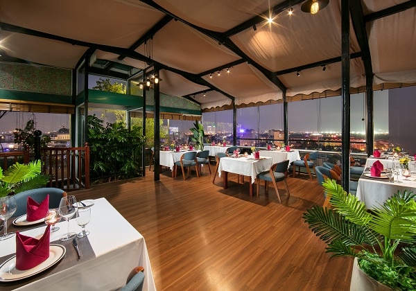 Le Jardin Rooftop Bar and Restaurant