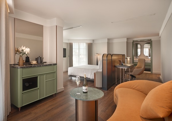 Solarium King Suite