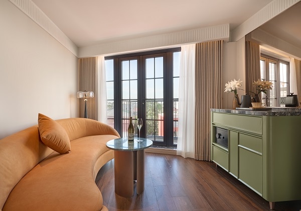 Solarium King Suite