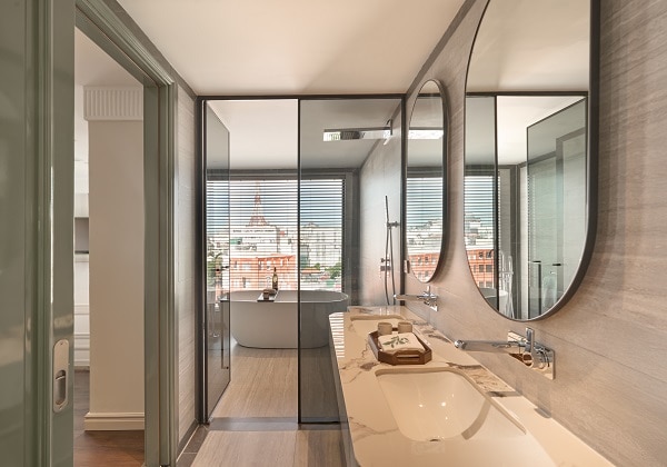 Solarium King Suite