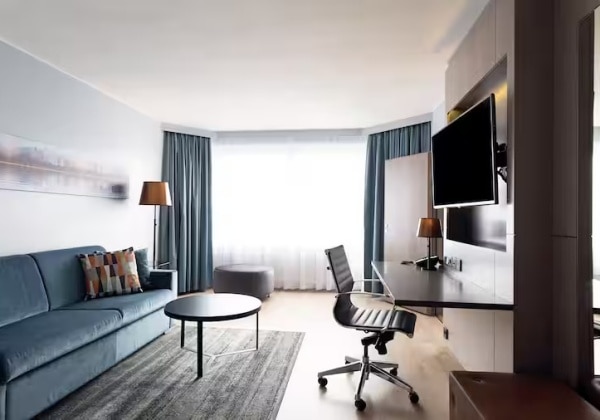 King Suite with Canal View