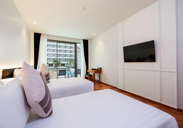 Deluxe Pool View Twin - Accessible