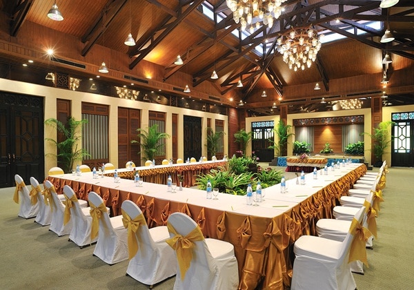 MEETING ROOM