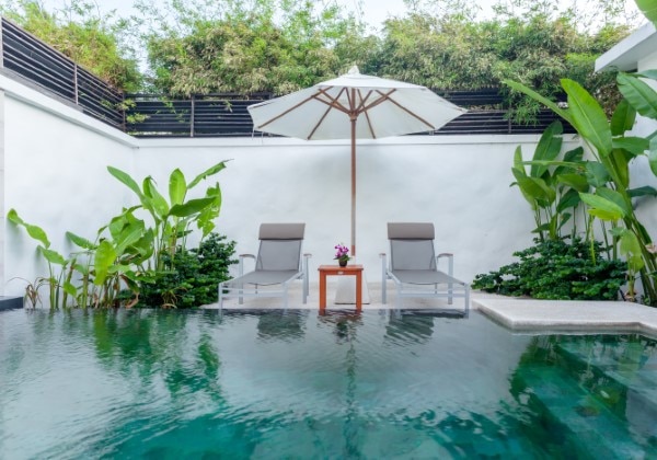 Grand Deluxe Pool Villa Beachfront