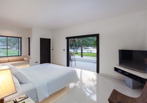 Grand Deluxe Pool Villa Beachfront