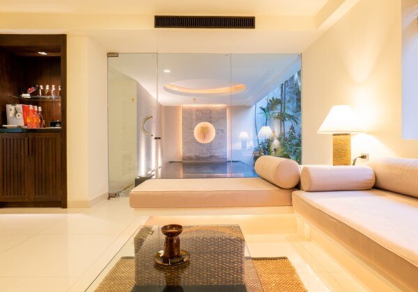 Spa Pool Suite