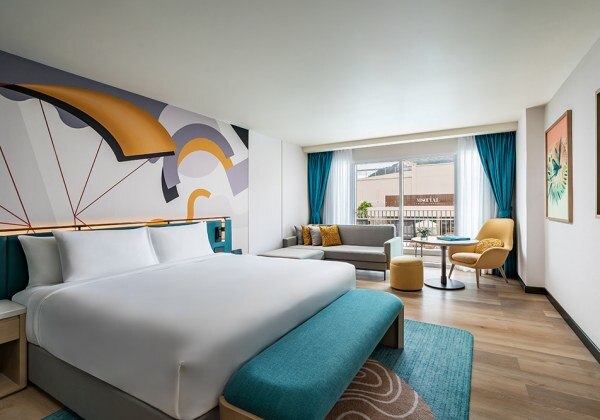 Social Signature Room (Sunkissed)