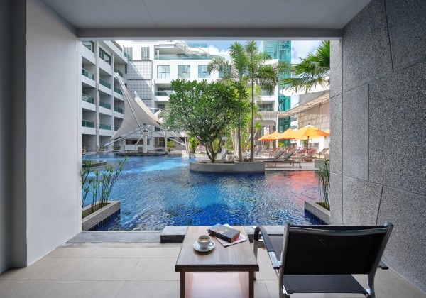 Deluxe Pool Access Room