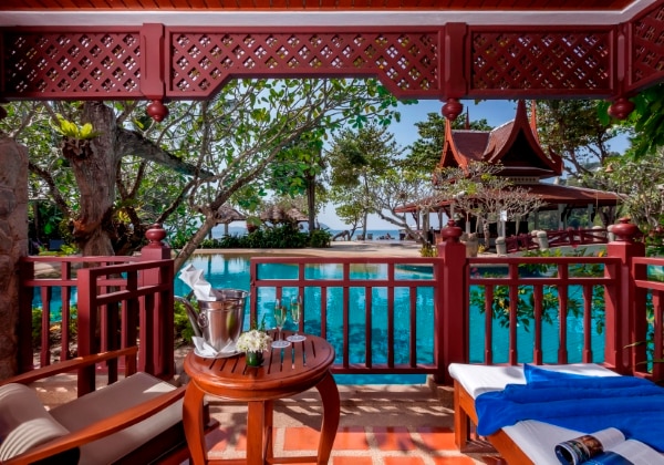 Lagoon Pool Access with Bathtub
