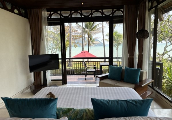 Deluxe Beach Front Villa