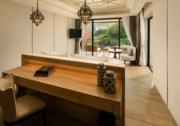 Deluxe Mountain View Whirlpool B Suite