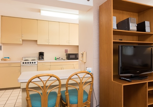 1Bedroom Suite Kitchen