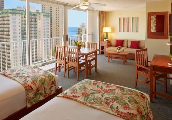 Studio with Two Twin Beds