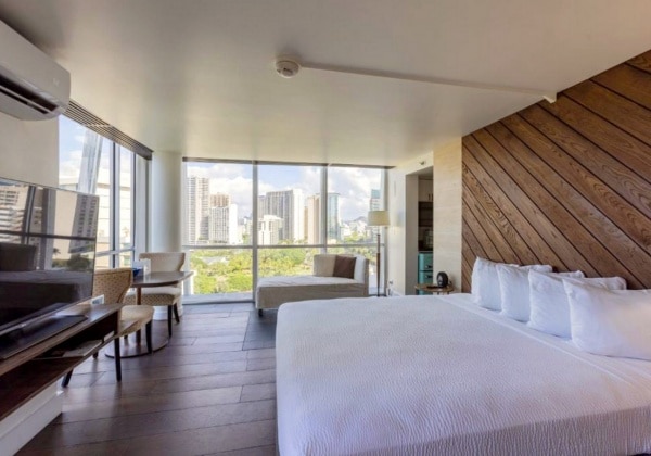 Platinum City View Skyline Penthouse