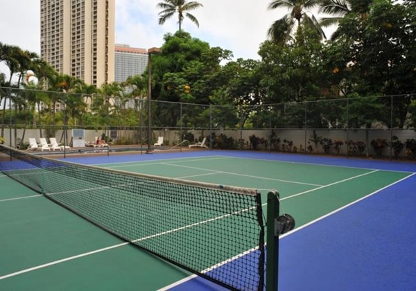Marina Tower Tennis Cort