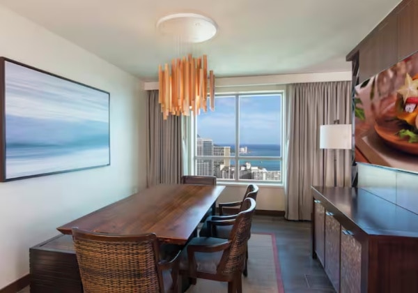 2 BDRM PENTHOUSE OCEAN VW