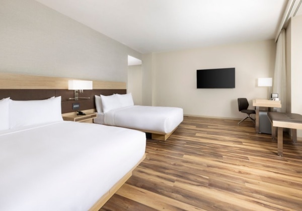 Larger 2 Queen Guestroom, Larger Guest r