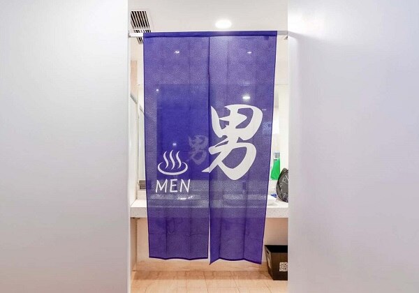 Open-air bath entrance