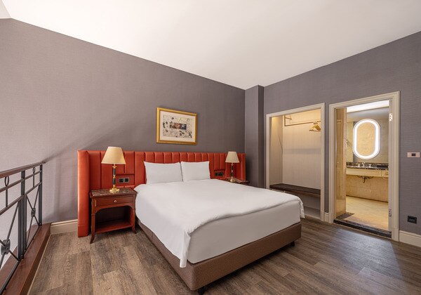 Premier Duplex King Room