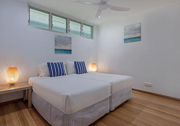 Poinciana 211