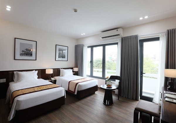 Premier Garden View Twin