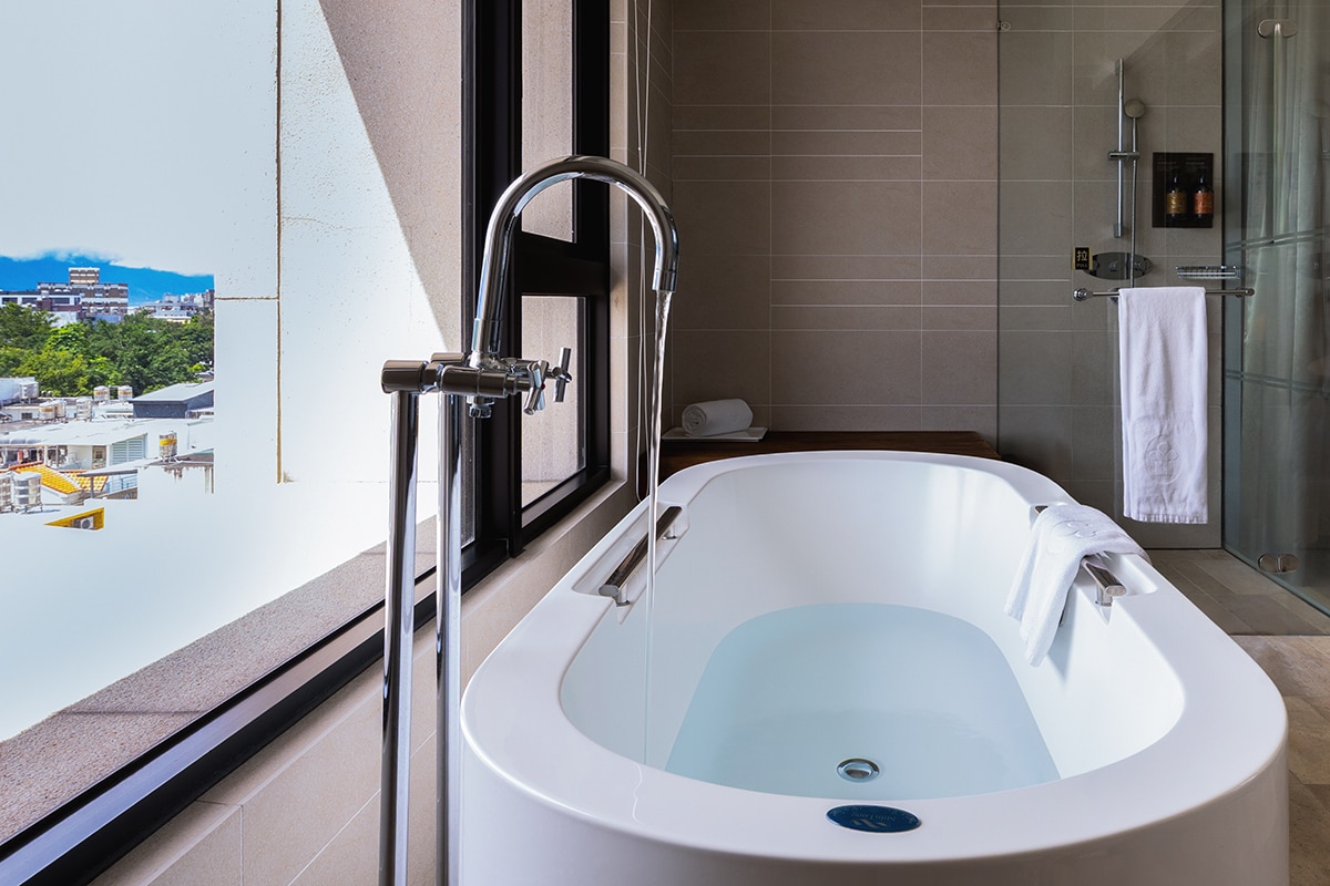 Premier King Room with Mountain View