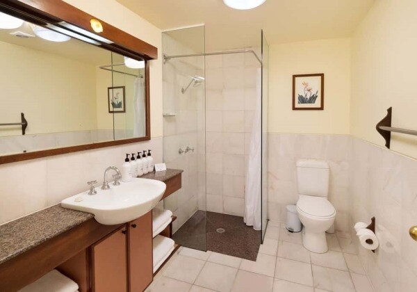 Classic Poolside Suite