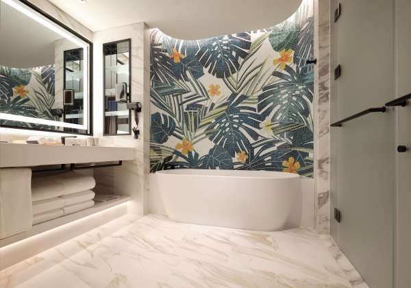 Forest Deluxe Bathroom