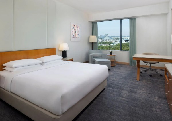 1 King Bed, High Floor