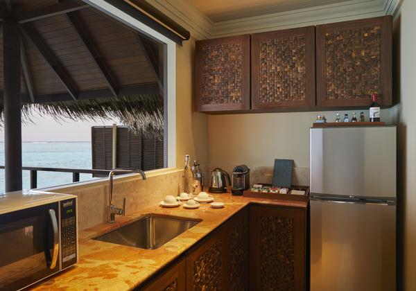 One-Bedroom Ocean Suite with Pool