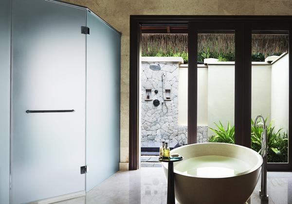 One-Bedroom Beach Suite with Pool