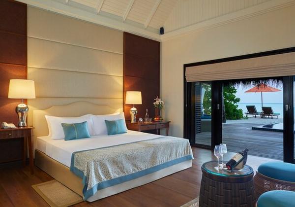 Deluxe Beach Villa with Pool