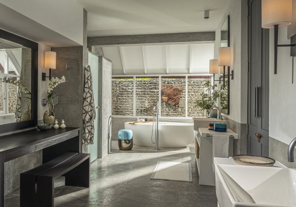 Premier Oceanfront Bungalow with Pool